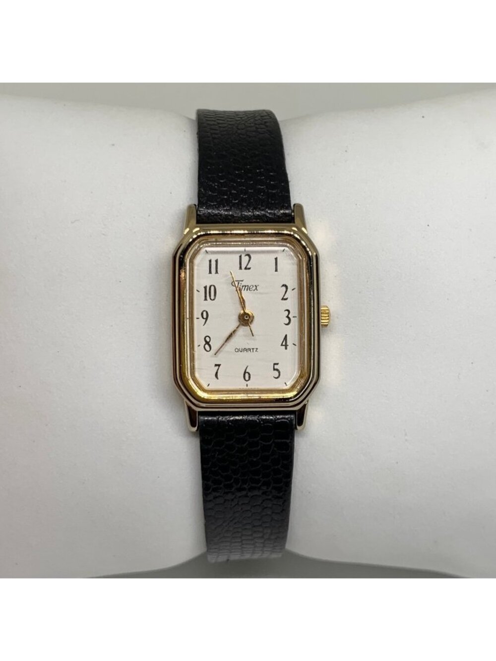 Vintage timex women’s watch gold tone 18mm quartz analog black leather running